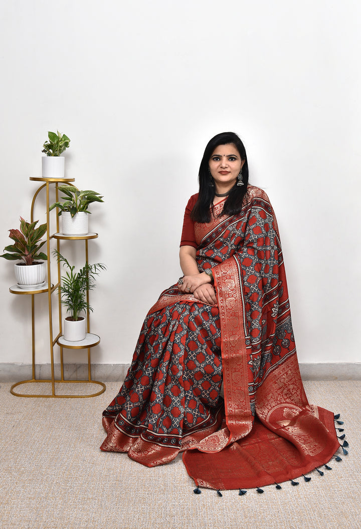 DEVIKA : AJRAKH DOLA SILK SAREE WITH NAKSHI ZARI PALLU