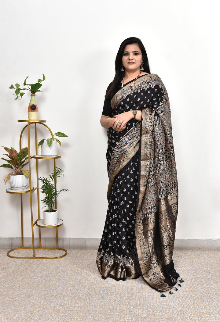 ESHANI : AJRAKH DOLA SILK SAREE WITH NAKSHI ZARI PALLU