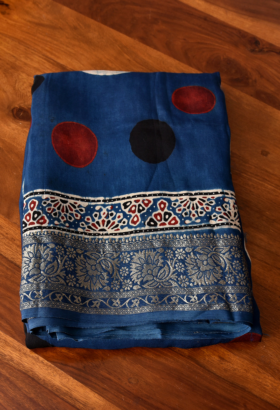 UPASANA : AJRAKH DOLA SILK SAREE WITH NAKSHI ZARI PALLU