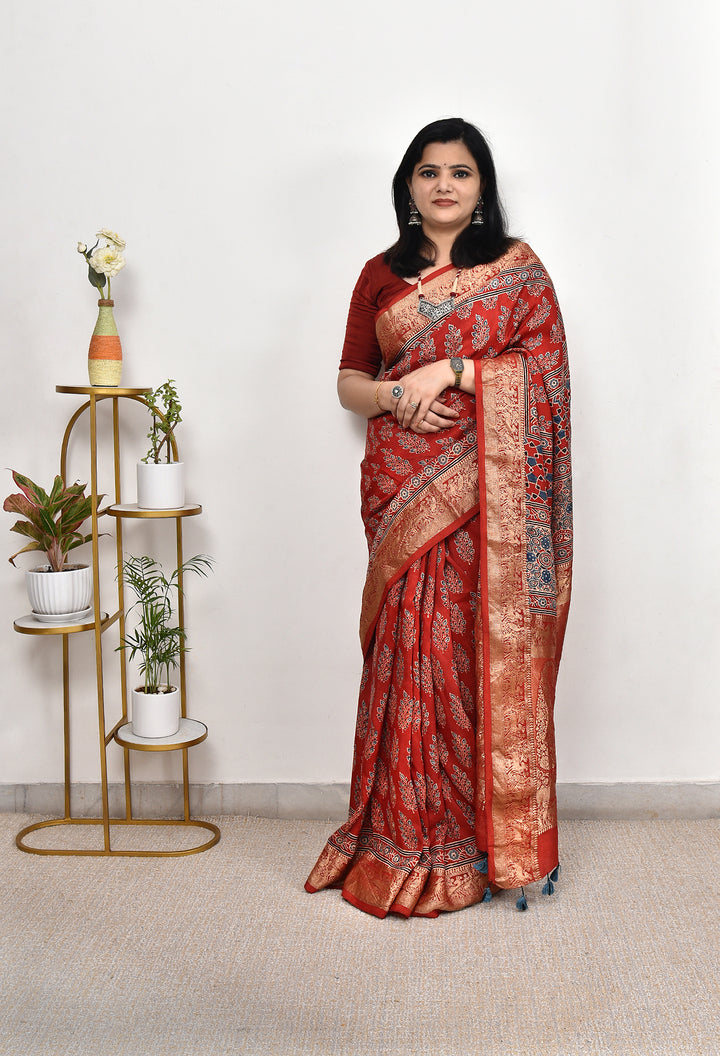 ISHIKA : AJRAKH DOLA SILK SAREE WITH NAKSHI ZARI PALLU