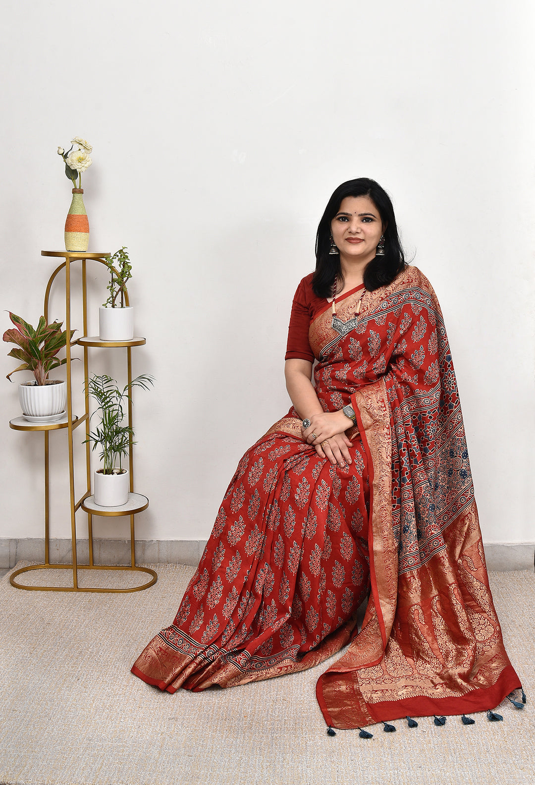 ISHIKA : AJRAKH DOLA SILK SAREE WITH NAKSHI ZARI PALLU