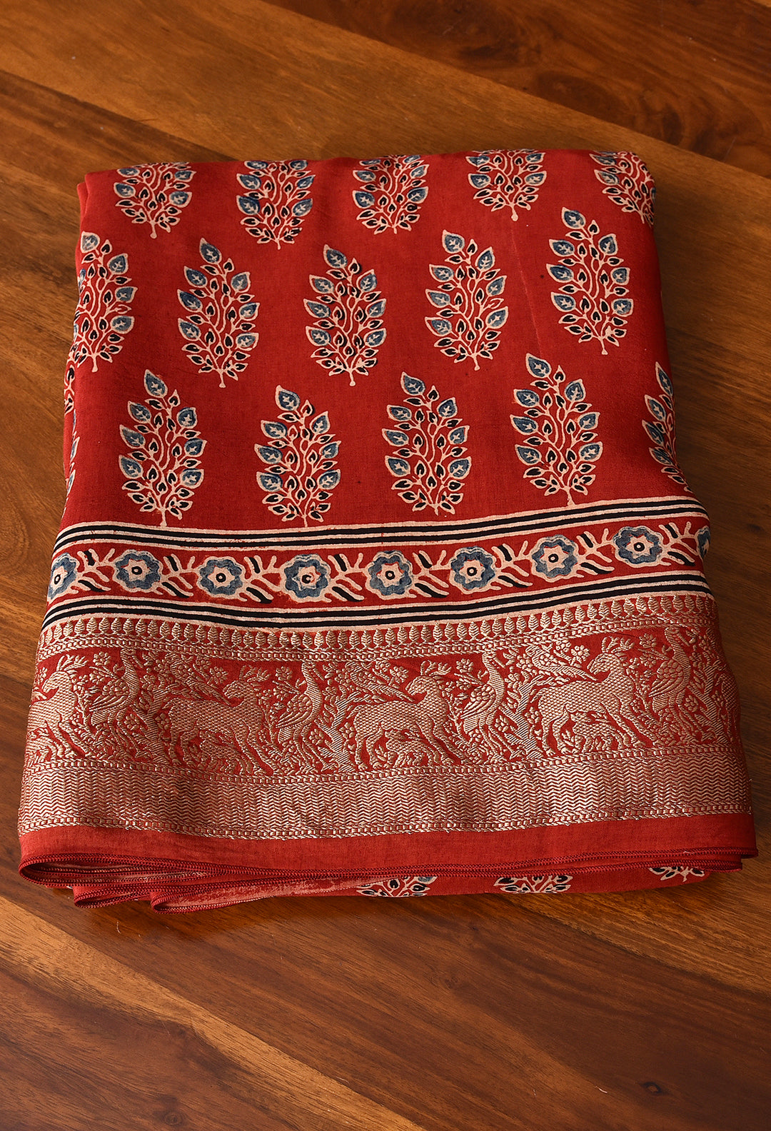 ISHIKA : AJRAKH DOLA SILK SAREE WITH NAKSHI ZARI PALLU