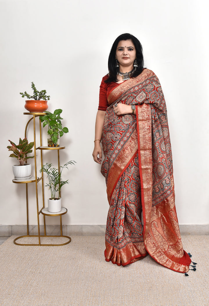 KIRTI : AJRAKH DOLA SILK SAREE WITH NAKSHI ZARI PALLU